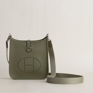 069b8fe2d4da00a785dbc9ec4fd29956_900x.jpg Evelyne mini Clemence Q1 Sauge PHW