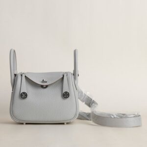 0a9d4a8461daddcc863bba19d9c801c6_900x.jpg Mini Lindy Clemence leather 80 Pearl gray PHW